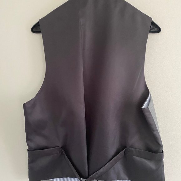 Tommy Hilfiger Vest - Picture 2 of 3